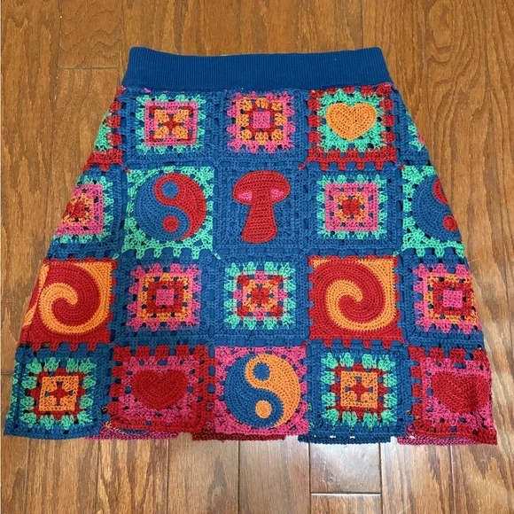 Farm Rio Crochet Icons Sweater Skirt Multi Icons Mini Skirt Size S 309564 NWT - Picture 5 of 6